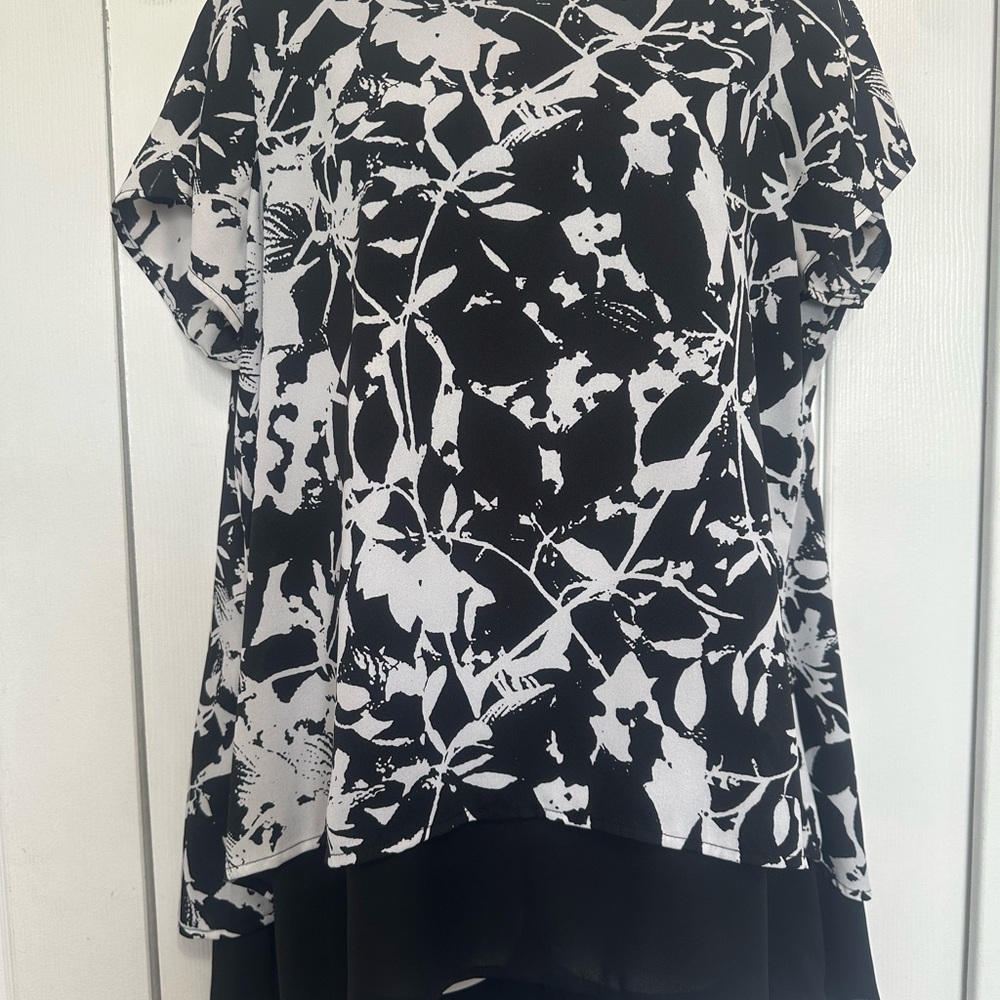Black and White Floral Women's Top